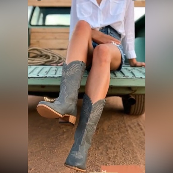 Vintage Shoes - Vintage grey leather phoenix embroidered stitched cowgirl boots with wooden heel
